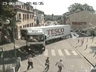 Kamion skonil u Hradecké brány. Nerespektoval zákaz