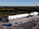 Integrace rakety Falcon 9 u rampy SLC-40