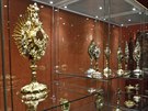 Vystaveny jsou mimo jin� tak� cenn� monstrance, kalichy �i relikvi��e zpravidla...