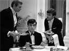 Jií Kodet, Petr epek a Ladislav Mrkvika ve filmu Hotel pro cizince (1966)