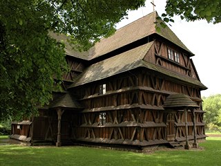 Artikulární dřevěný kostel v Hronseku
