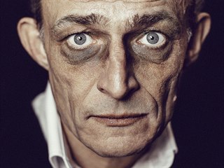 Karel Dobrý na oficiálních fotografiích k představení Malý stvořitel