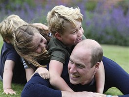 Princ William a jeho dti George, Charlotte a Louis na snímku vévodkyn Kate k...