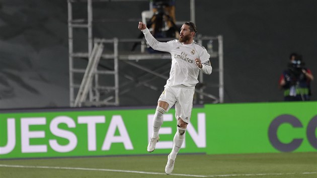 Sergio Ramos z Realu Madrid slav gl proti Mallorce.