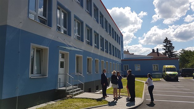 V Sokolově slavnostně otevřeli zrekonstruované výjezdové stanoviště Zdravotnické záchranné služby Karlovarského kraje. (24. června 2020)