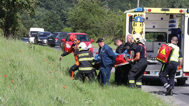 V Libun na Kladensku se odpoledne ztil vtah se temi lidmi. Vichni utrpli zrann. (29. ervna 2020)