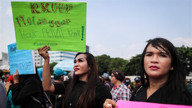 Demonstrace za prva LGBT komunity v indonsk Jakart (12. nora 2018)