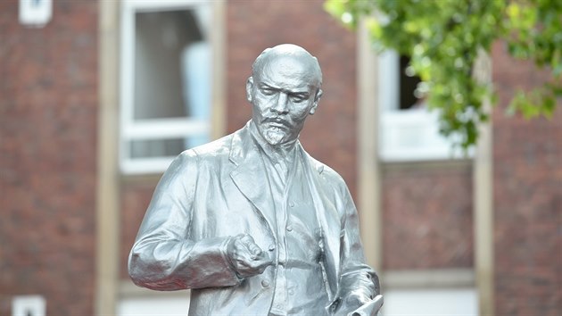 V západoněmeckém Gelsenkirchenu byla slavnostně odhalena socha bolševického vůdce Vladimira Iljiče Lenina. (20. června 2020)