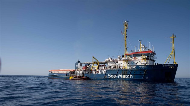 Loď německé neziskové organizace Sea-Watch (17. června 2020)