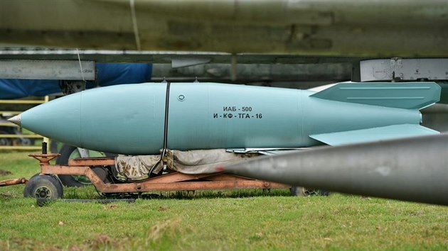 Imitační 500kg letecká puma IAB-500 sloužící k simulaci jaderného výbuchu prostřednictvím speciálního výbuchu konvenčního
