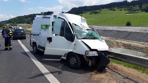 Tragick dopravn nehoda na Slovensku u obce Ivachnov (24. ervna)