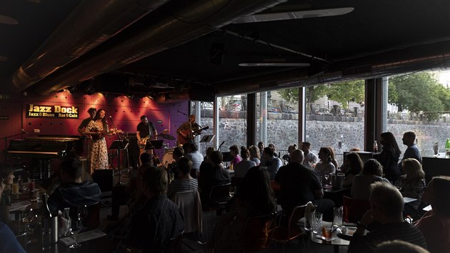 Praha 23.6.2020 iDnes kultura koncert a kest CD Sarah and the Adams rka Admkov v Jazz Dock Foto Mafra Tom Krist