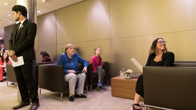 Nmeck kanclka Angela Merkelov po boku vdsk ekologick aktivistky Grety Thunbergov na klimatickm summitu v New Yorku. (23. z 2019)