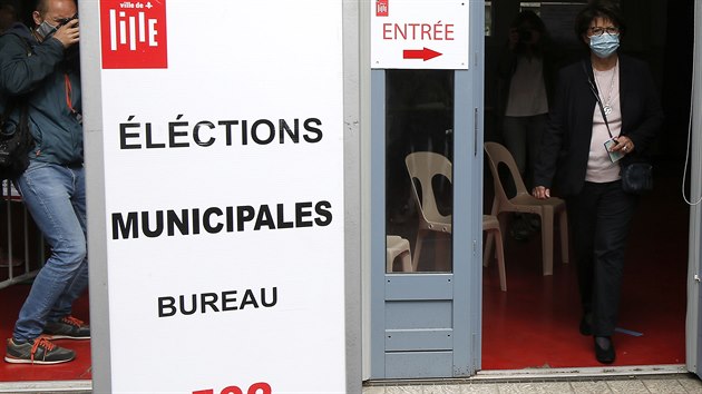 Francouzi se dokali kounlnch voleb, kter byly odloeny z bezna kvli pandemii koronaviru. (28. ervna 2020)