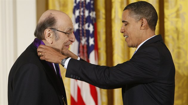 V roce 2010 předal americký prezident Barack Obama grafikovi Miltonu Glaserovi Národní medaili za umění.