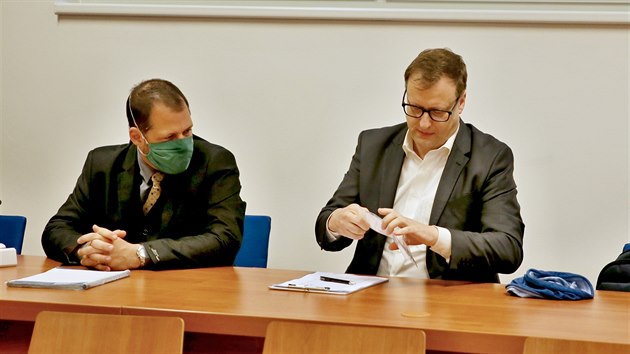 Bývalý radní městské části Brno-střed Svatopluk Bartík (vpravo) čelí žalobě prezidentské kanceláře za to, že před třemi roky predikoval smrt Miloše Zemana na rakovinu.
