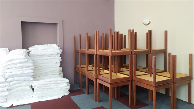 Pokoje v brněnském hotelu Slavia se vyprazdňují, lidé si mohou koupit i stoly.
