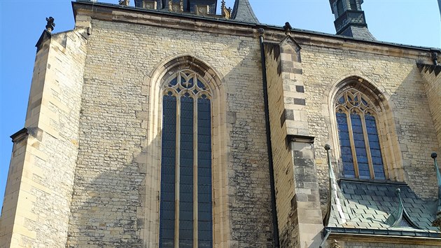 Lounsk gotick chrm sv. Mikule vznikl na mst pvodnho farnho kostela, jeho prvn psemn zmnka pochz z roku 1332.