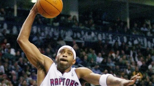 Vince Carter v dresu Toronta v roce 2004