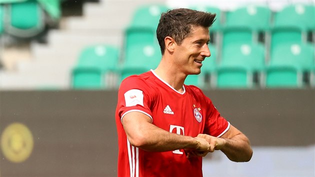 Robert Lewandowski z Bayernu se raduje z glu.