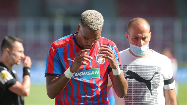 Zran�n� plze�sk� �to�n�k Jean-David Beauguel opou�t� tr�vn�k v utk�n� se Spartou