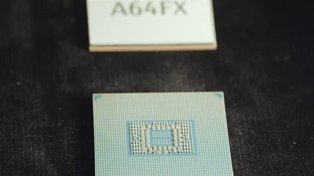 Pohled na procesor A64FX, který je základem nejvýkonnějšího superpočítače světa Fugaku.