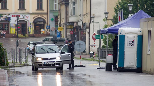 Situaci na hranicích s Polskem ve Slezsku v pondělí provázely zmatky.