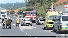 Ván zrannou idiku jednoho z aut odvezl do nemocnice vrtulník. (22. ervna...