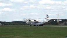 Antonov An-22 na pardubickém letiti
