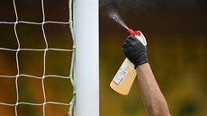 Fotbal a koronavirus - ilustra�ní snímek