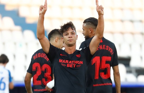Oliver Torres ze Sevilly se raduje z gólu v zápase s Leganes.