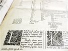 Detail jednoho ze t svazk Bible z prvn poloviny 17. stolet ve fondu...