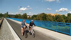 Po rekonstrukci se otevírá unikátní most, po kterém jezdí vlaky i auta