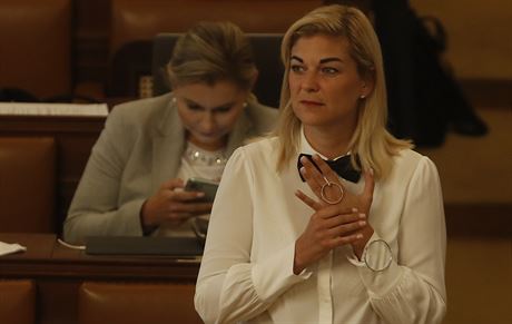 Poslankyn ANO Barbora Koanová ve Snmovn