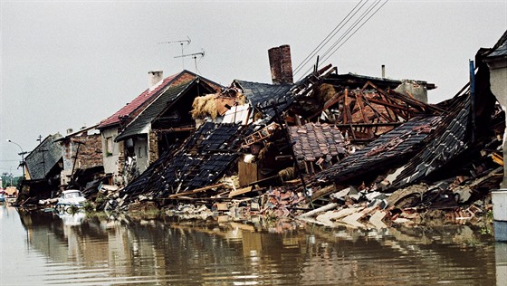 Troubky na soutoku Moravy a Bečvy se staly symbolem tragických záplav roku 1997. V obci zemřelo devět lidí.