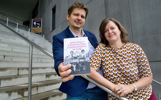 Tomá Kasper a Dana Kasperová napsali knihu Nová kola v meziváleném...