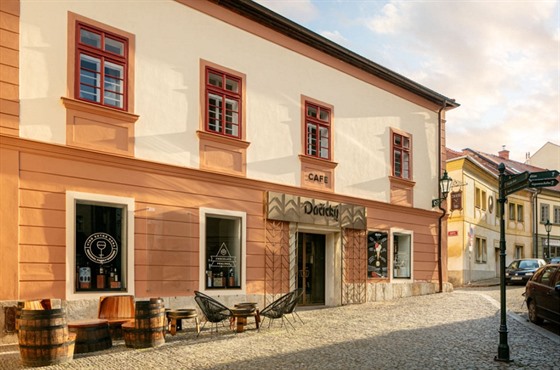 Základy domu, kde sídlí Cafe Dačický, byly postaveny už před 700 lety.