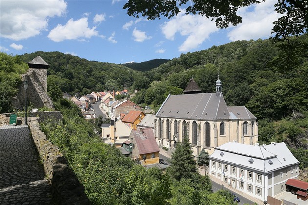 Krupka si půjčí desítky milionů na opravu hotelu, opozice to kritizuje