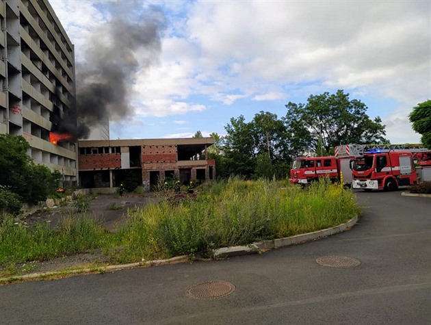 Poár v bývalém hotelu Máj v Ústí nad Labem si vyádal dva ván zranné.