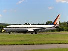 Za kniplem Boeingu B 737- 8Z6(WL) BBJ2 registran znaky HS-HMK sedl thajsk...
