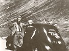 Karel apek s Olgou Scheinpflugovou a kodou Popular v ervenci 1935 ve...