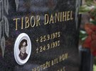 Sedmnáctiletého Tibora Danihela a jeho ti kamarády zahnala skupina holých...