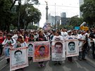 Mexiané demonstrují za ádné vyetení pípadu zmizení 43 student. (záí 2018)