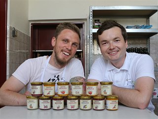 Firmu Seneb založili Tomáš Novák (na snímku vlevo) a jeho švagr Tomáš Starý...