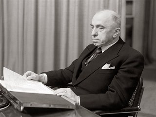 Emil Hácha pi vánoním projevu v roce 1938