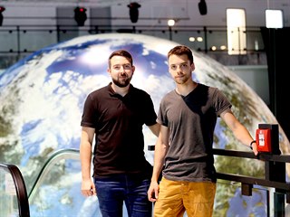 Jan Machát (vlevo) a Michal Okleštěk pracují jako vizuálové. Jejich snem je...