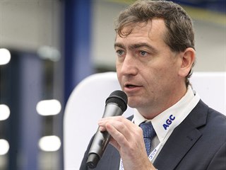 Generální ředitel chudeřického závodu AGC Automotive Czech Luděk Steklý byl v...