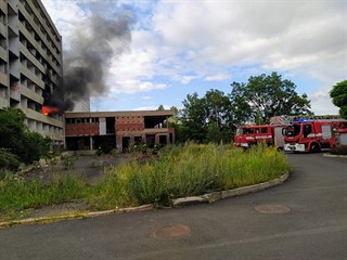 Požár v bývalém hotelu Máj v Ústí nad Labem si vyžádal dva vážně zraněné.