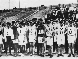 Momentka ze startu olympijského maratonu v St. Louis 1904