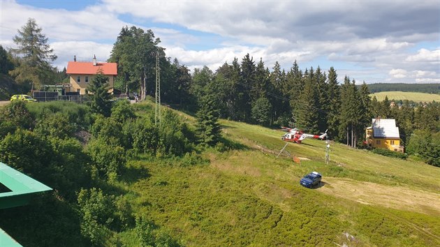 V blízkosti Perninku na Karlovarsku se srazily dva osobní vlaky. (7. července 2020)